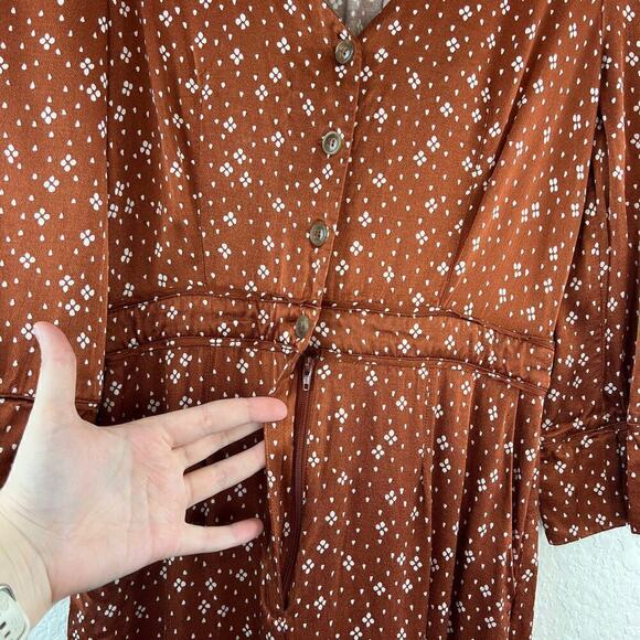 & Other Stories Satin Printed Straight Leg Collar Jumpsuit in Diamond Dot US 6 - Picture 5 of 10